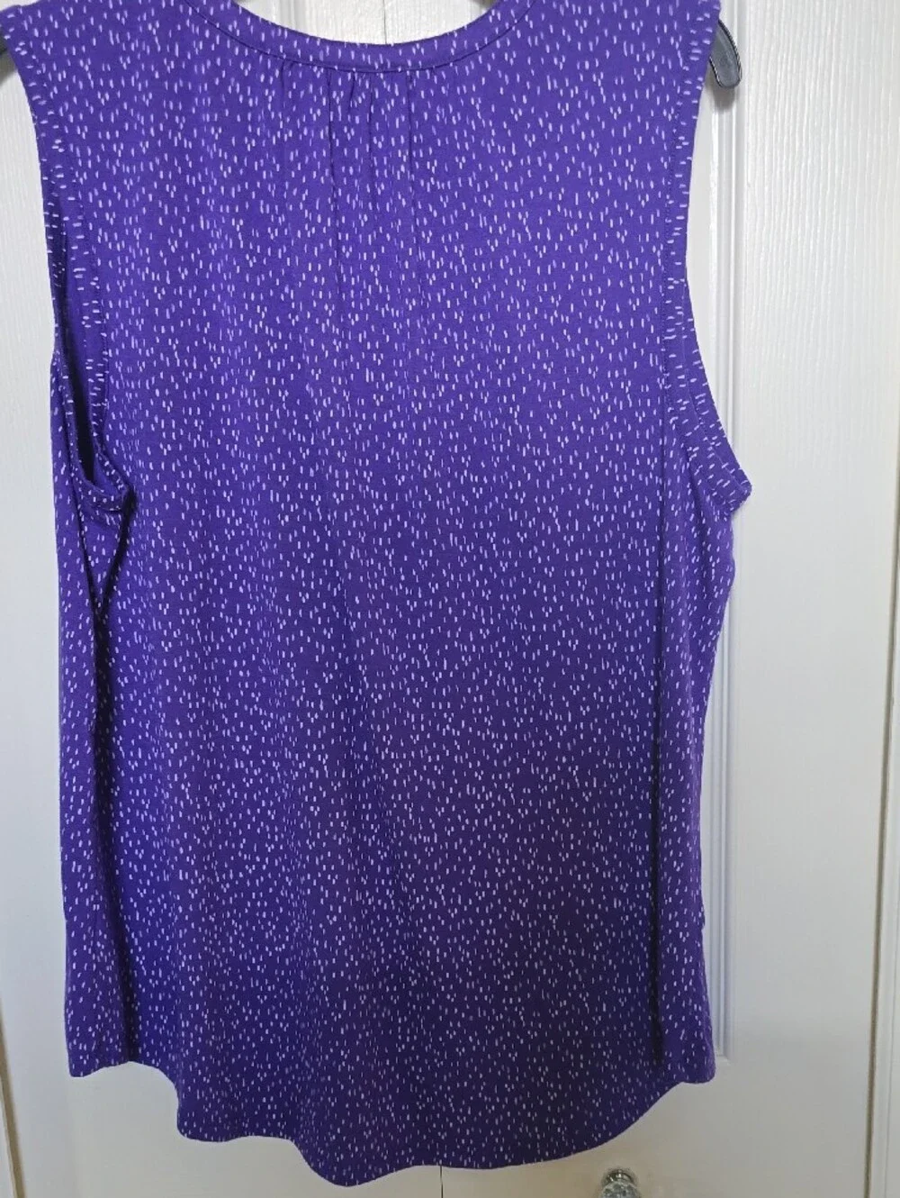 Liz Claiborne Purple Sleeveless Henley with White Dot Pattern - Picture 3 of 4